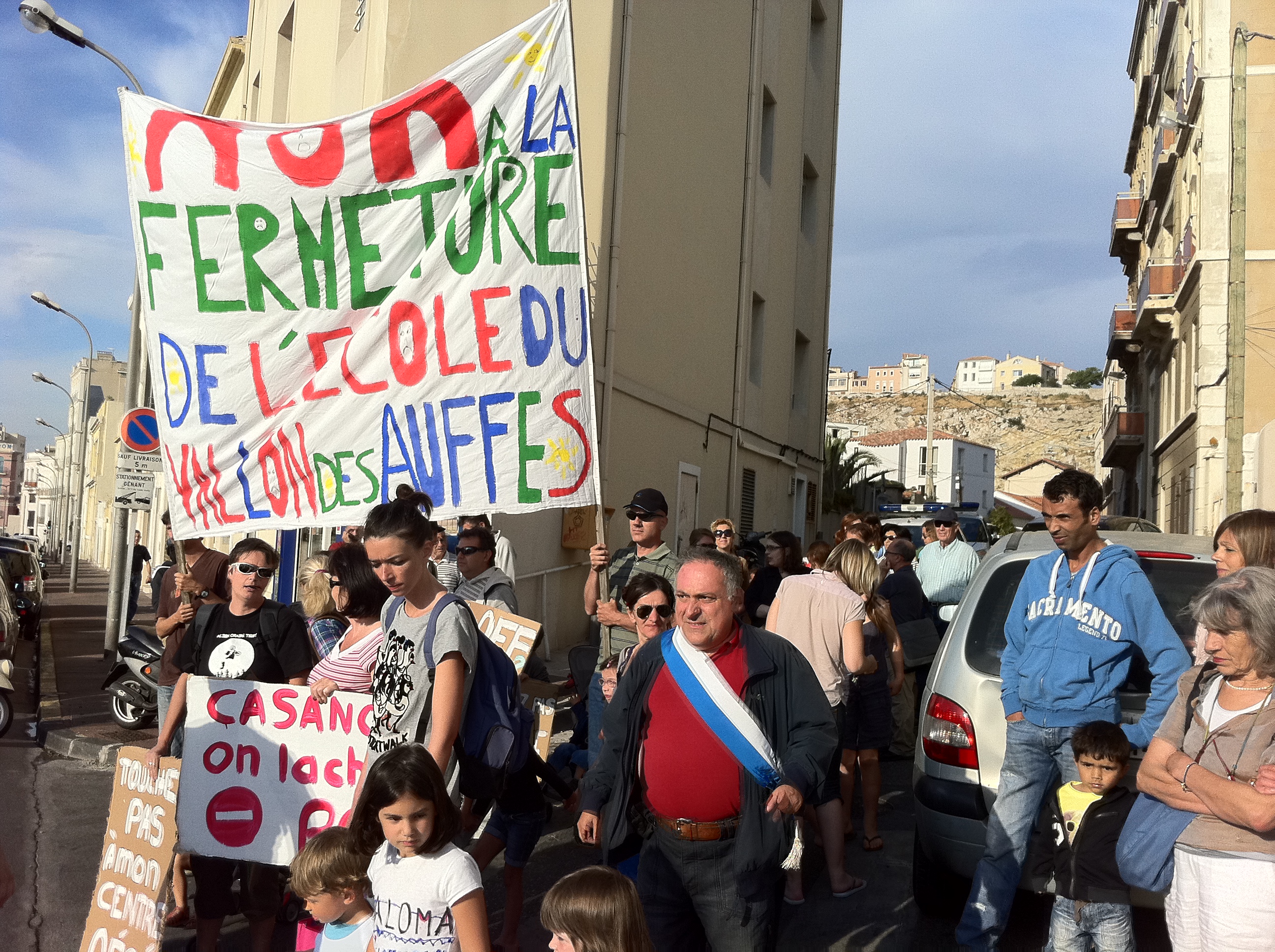 Mercredi 29 juin : Les parents d’élèves du Vallon des Auffes ont assigné la Ville de Marseille au Tribunal !