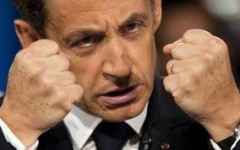 Sarkozy : l’art de l’apparence  et du détournement :  « Nicolas Sarkozy et Angela Merkel ont annoncé, mardi 16 août, qu’ils proposeraient en septembre une taxe sur les transactions financières, sans préciser la forme qu’elle pourrait prendre. »