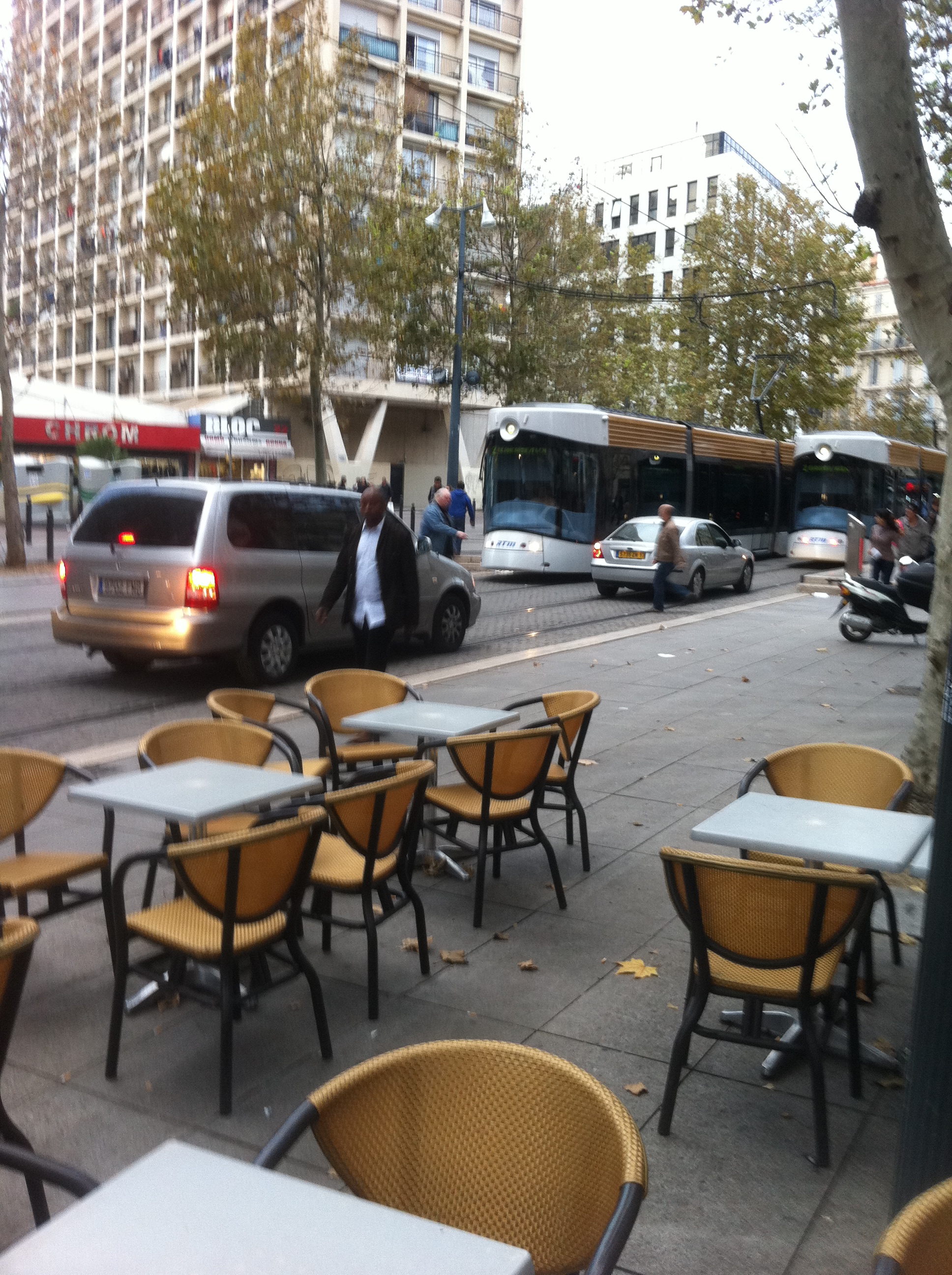 Insolite et scandaleux : La Police bloque le tramway Cours Belsunce !
