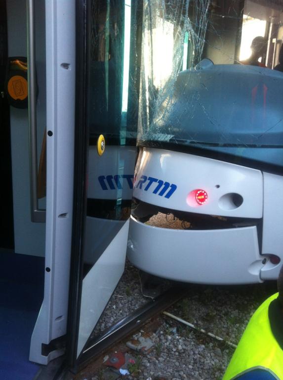 Actualité insolite : Deux rames de tramway se télescopent à Marseille !
