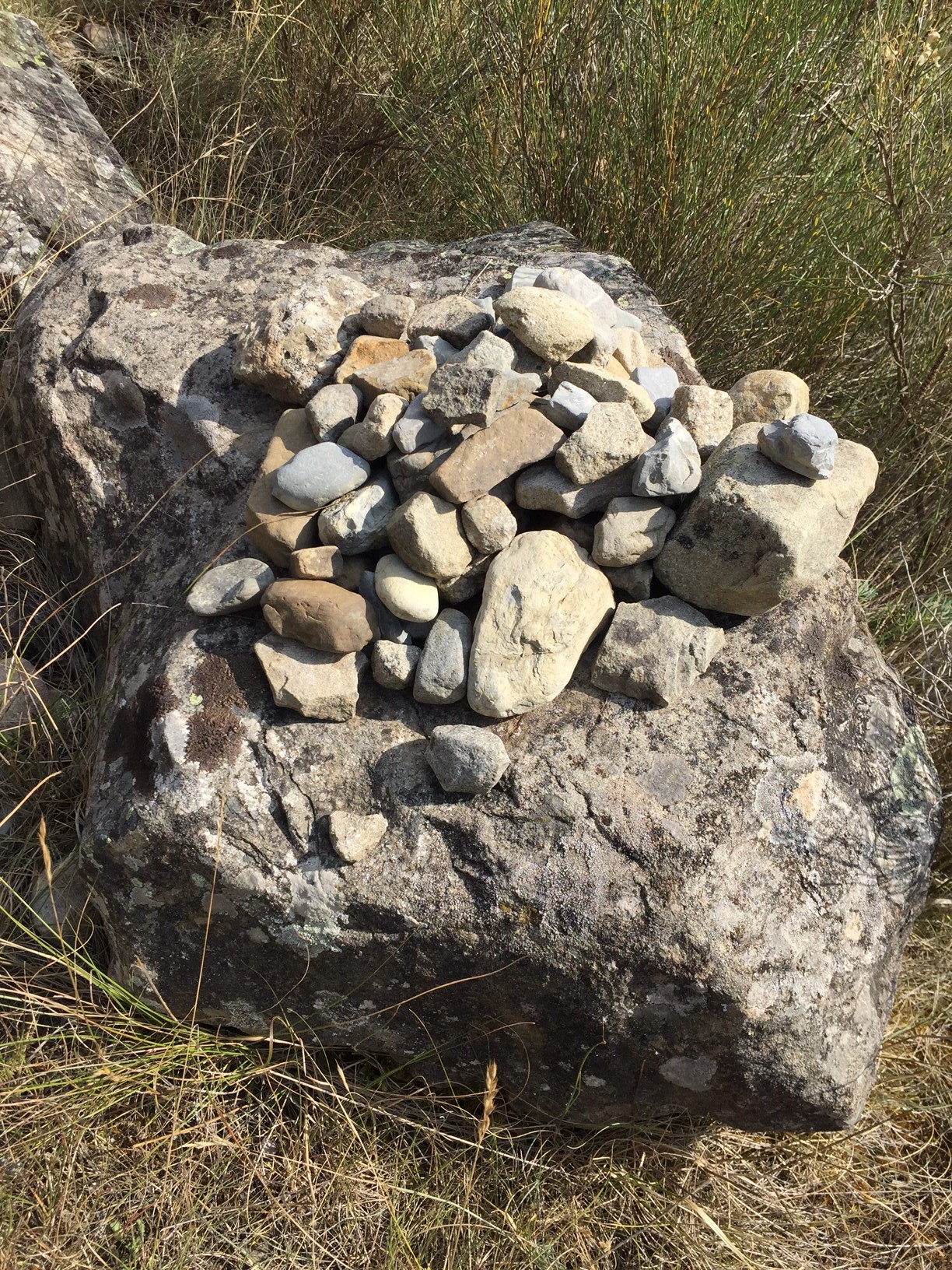 (4) Déambulation Estivales 2017 : Apporter sa pierre à un Cairn