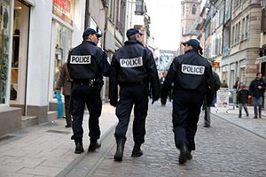 Tranquillité publique, sécurité : IL FAUT DES POLICIERS NATIONAUX et des MÉDIATEURS  DANS LES RUES  DU 7ème ARRONDISSEMENT et du CENTRE VILLE DE MARSEILLE
