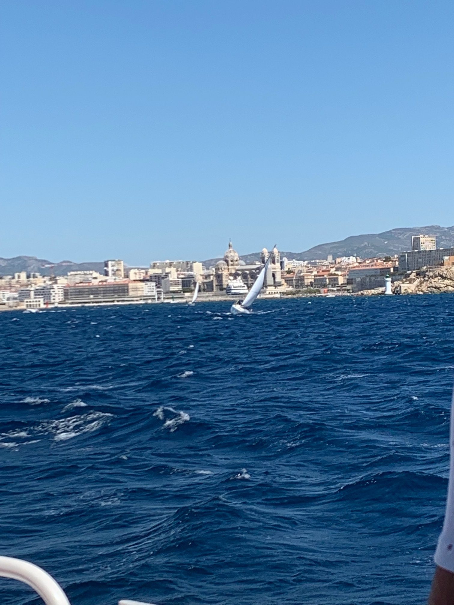 (10) Déambulations Estivales 2020 : Marseille – sa rade- une belle promenade – l’Azur au rendez-vous !