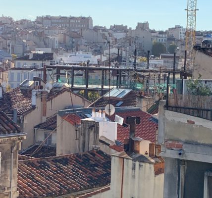 (5) Déambulations Automnales 2020 : En attendant le confinement acte II – Promenade sur les toits du centre Ville de Marseille – Le 31 octobre on va renouer avec le KM à vol d’oiseau de notre domicile !